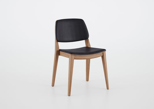 Silla Ginga con Brazo Respaldo de Madera Natural Canela y Asiento Tapizado en Tela G.2-348