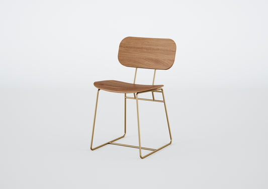 Silla Ginga con Brazo Respaldo de Madera Natural Canela y Asiento Tapizado en Tela G.2-348