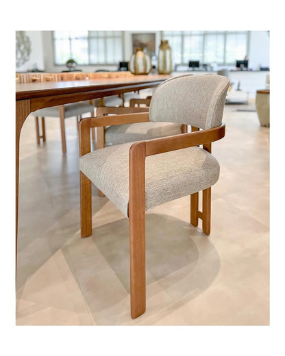 Silla Ginga con Brazo Respaldo de Madera Natural Canela y Asiento Tapizado en Tela G.2-348